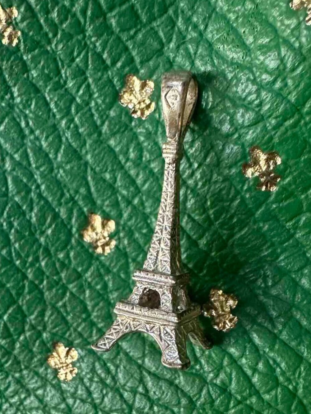 New in Box Vintage Silver Eiffel Tower Charm Pendant NWT Old Stock .925